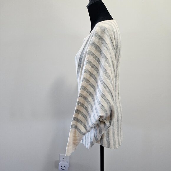 Kerisma sweater in size small with ribbed sleeves bat like wings - Picture 6 of 11